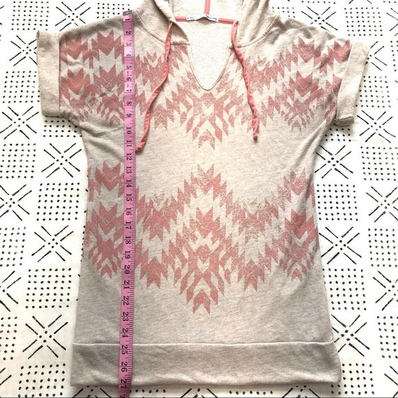 SOUTHWESTERN CUFF SLEEVE HOODED TOP - Picture 8 of 11